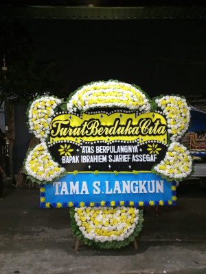 Papan Bunga Duka di Padamara