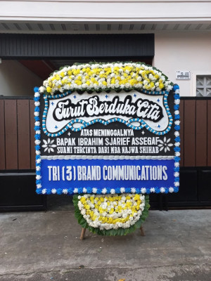 Papan Bunga Duka di Padamara